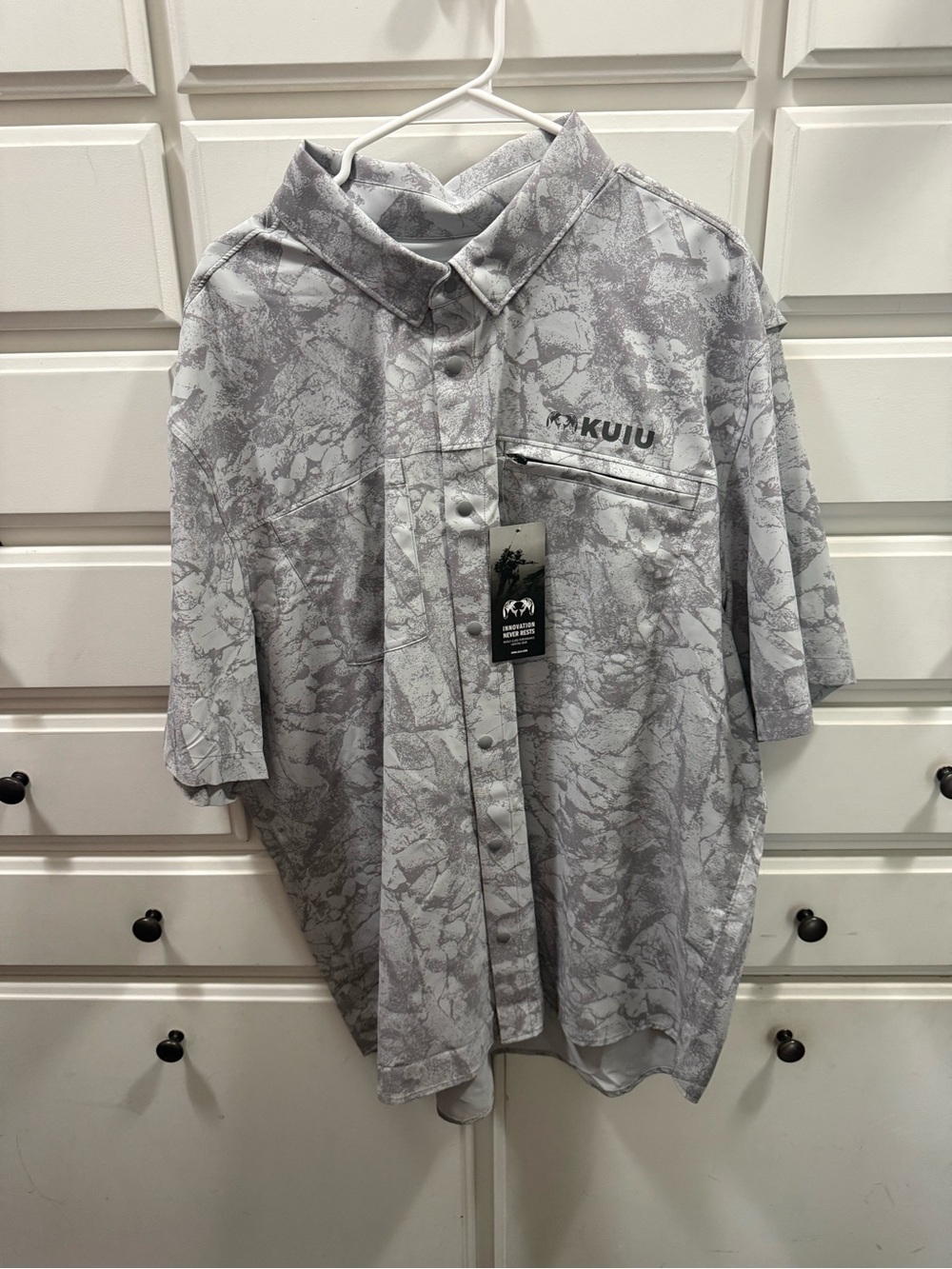 KUIU Short-Sleeve Button-Down Shirt in Light Gray Camo